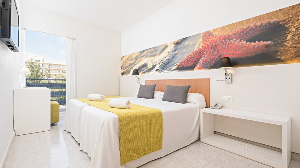 azuline Hotel Pacific